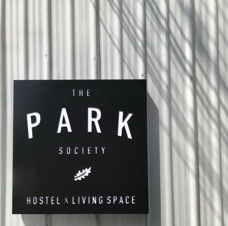 Хостел The Park Society Чіангмай Екстер'єр фото